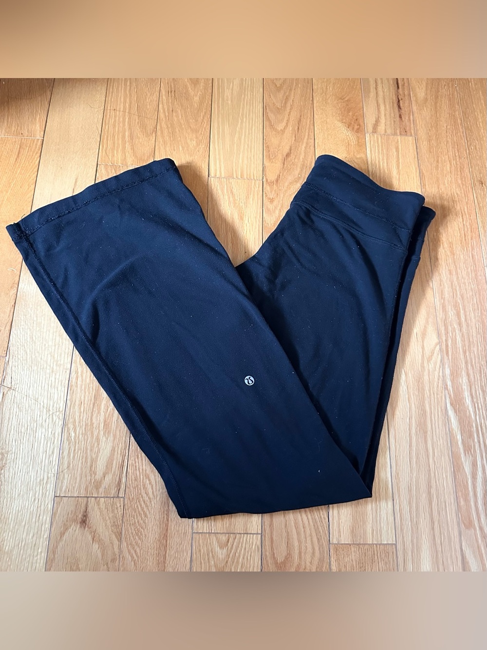 Lululemon mid rise women’s black flared leggings